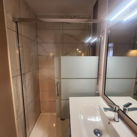 La Pause Plaisir - A La Gare * 캉